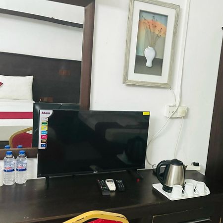 Hotel Nelly Vavuniya Quarto foto